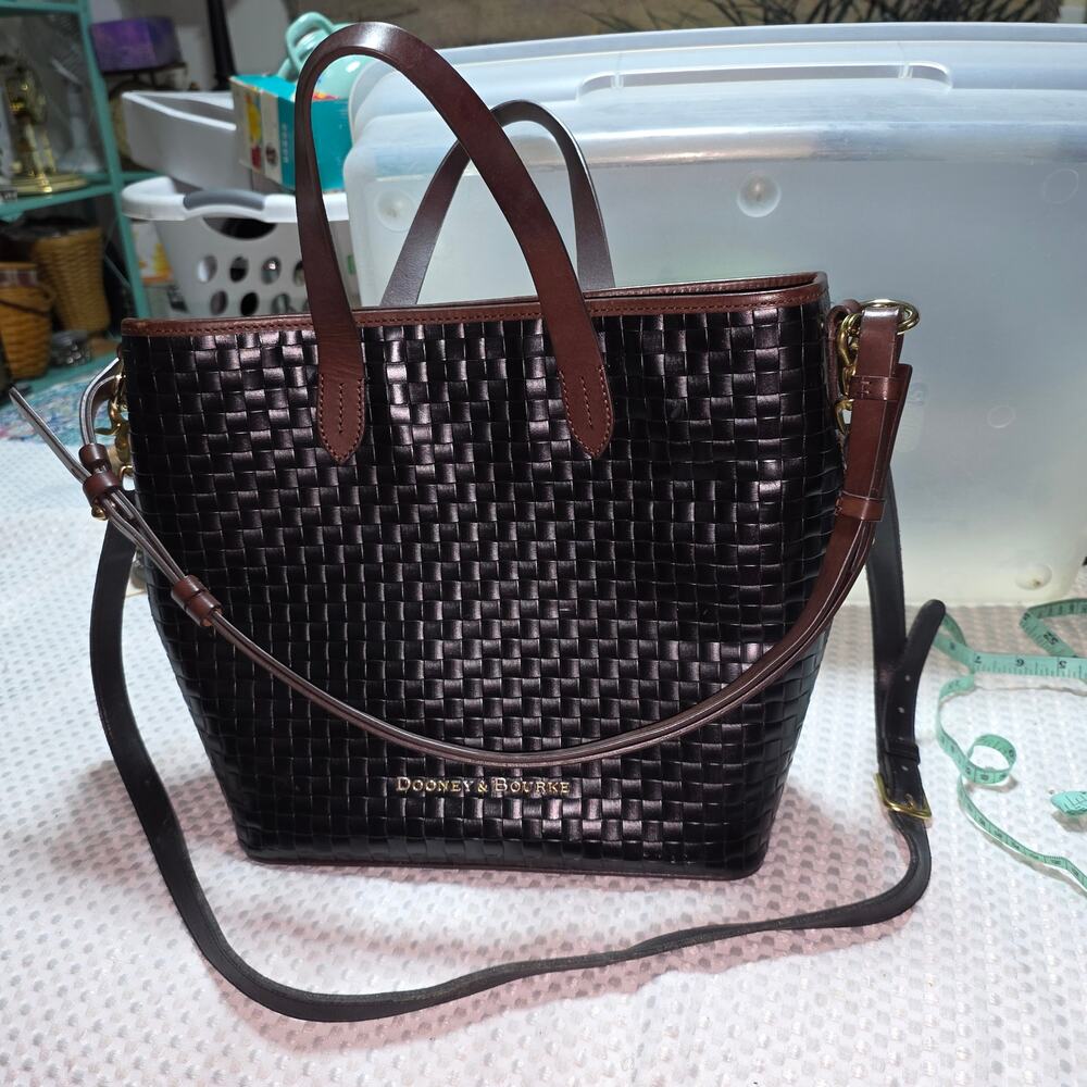 DOONEY& BOURKE BLACK LILLIAN WOVEN SHOULDER BAG WITH MATCHING WALLET - Picture 1 of 11